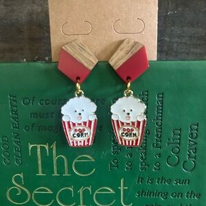 NWT Handmade Popcorn-pupcorn earrings